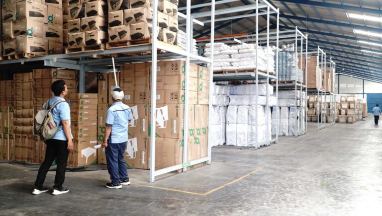 Distributor Plastik