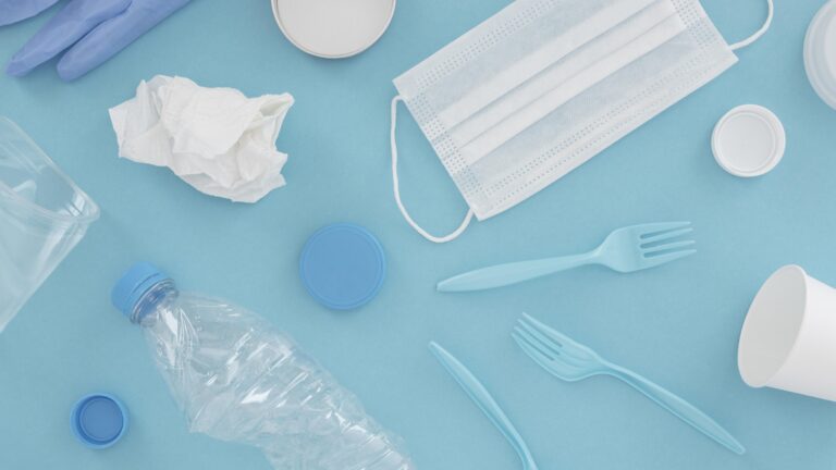 Plastik Itu Banyak Jenisnya! Temukan Fungsi Uniknya di Sini